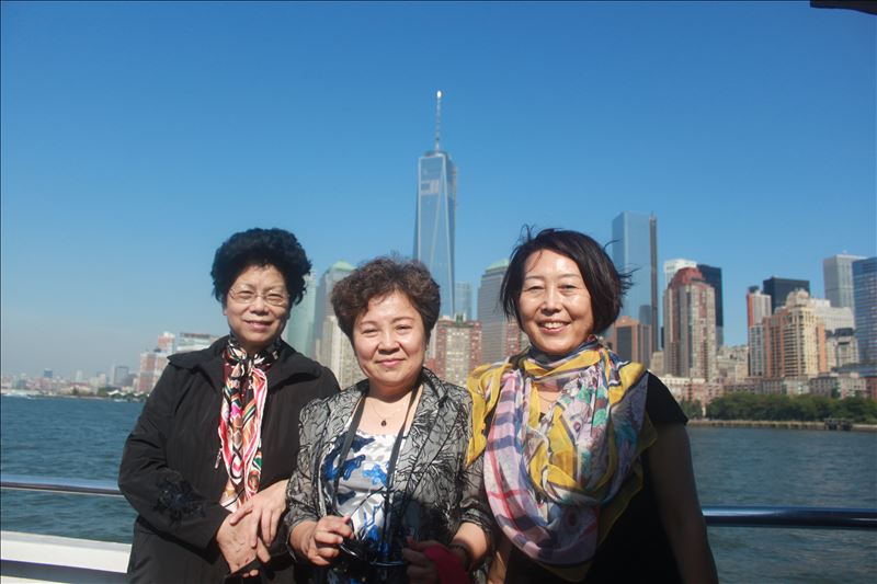 天成集團副總裁董亞利與中國女企業協會會長朱蕤在紐約考察交流